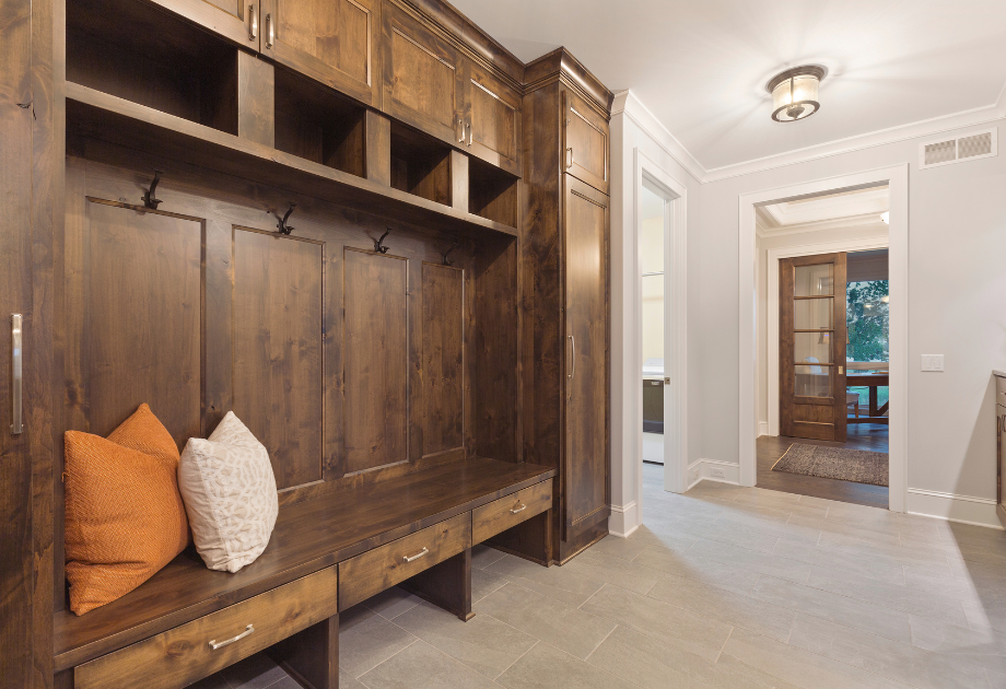 Mudroom with useful features 